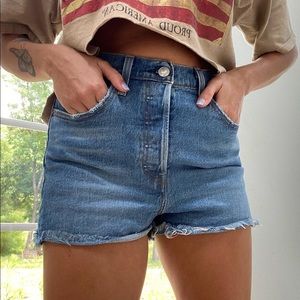 Levi short shorts